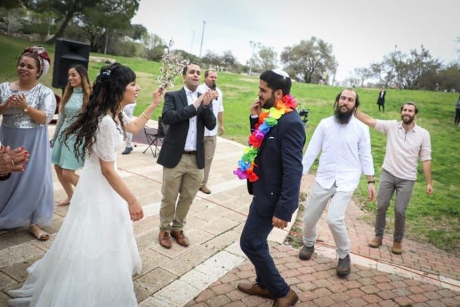 Общество: В одной из школ Лондона устроили незаконную еврейскую свадьбу