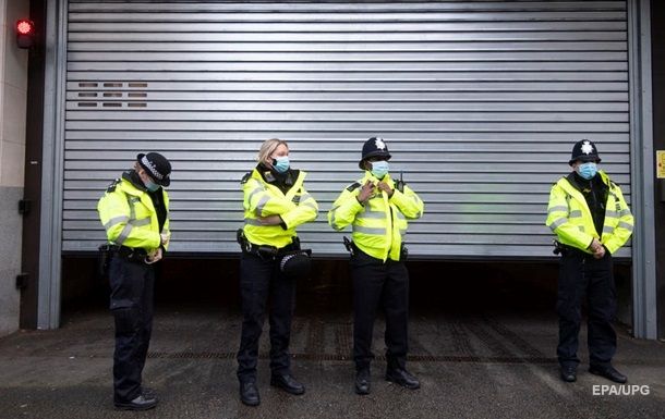 Общество: В Лондоне 300 человек поймали на нелегальной вечеринке