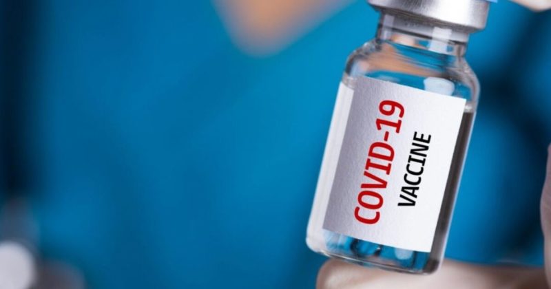 Общество: В США начали обновлять вакцины из-за штаммов коронавируса из Британии и Южной Африки