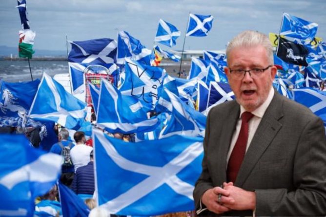 Общество: Шотландия проведет референдум о независимости без согласия Англии
