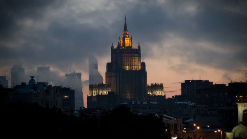 Общество: Несколько российских дипломатов покинули Лондон из-за плановой ротации