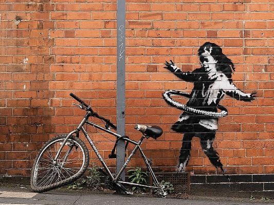 Общество: В Великобритании продали кусок стены с граффити Бэнкси