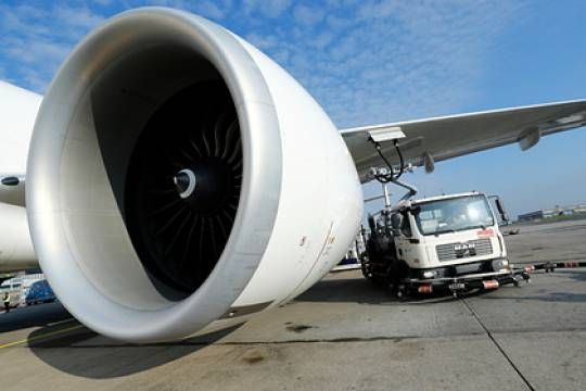 Общество: Великобритания запретила полеты Boeing 777 после инцидента с возгоранием двигателя