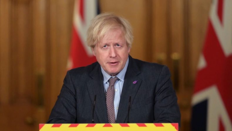 Общество: Джонсон верит, что к концу июня в Британии снимут ограничения
