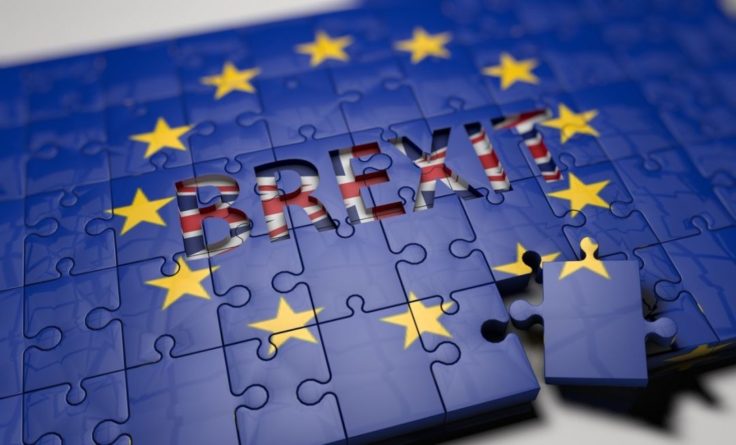 Общество: ЕС подает на Великобританию в суд за нарушения условий Brexit