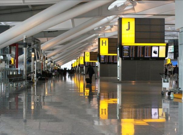 Общество: Аэропорт Хитроу в Лондоне ввел «пандемический налог»