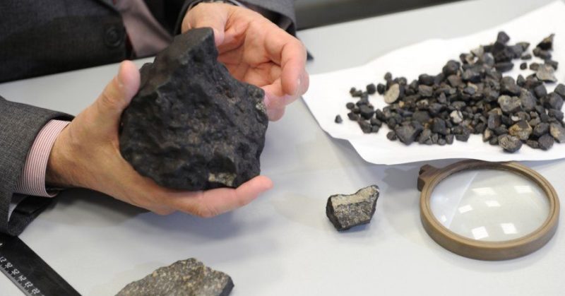 Общество: В Великобритании найдены осколки упавшего метеорита