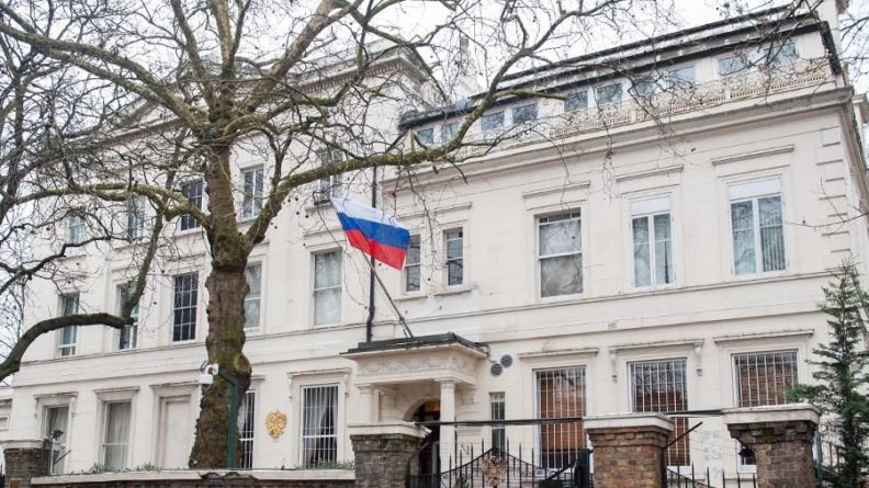 Общество: Посольство РФ сделало представление Лондону из-за антироссийской кампании в СМИ