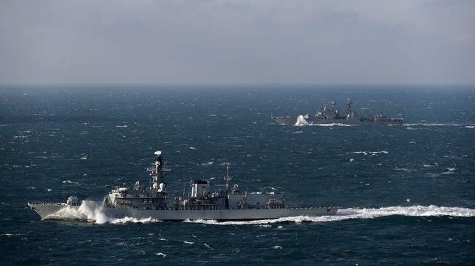Общество: Times: корабли ВМС Британии будут постоянно находиться в Арктике для "борьбы" с РФ