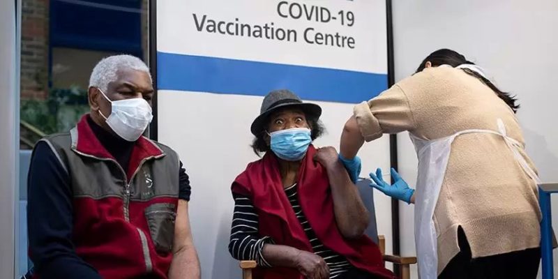 Общество: Коронавирус в мире: Великобритания приглашает на прививку всех, кто старше 50 лет