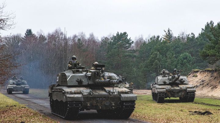 Общество: В Британии сравнили потенциал своих и российских танковых войск