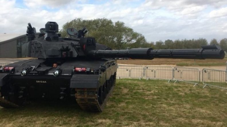 Общество: Военный аналитик перечислил слабые места танков ВС Великобритании