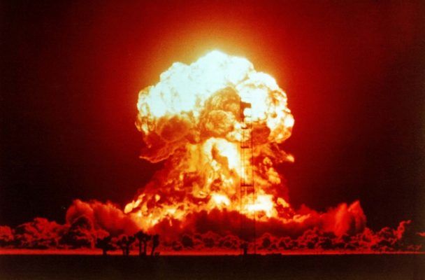 Общество: Британцы бурно отреагировали на увеличение ядерного арсенала Королевства