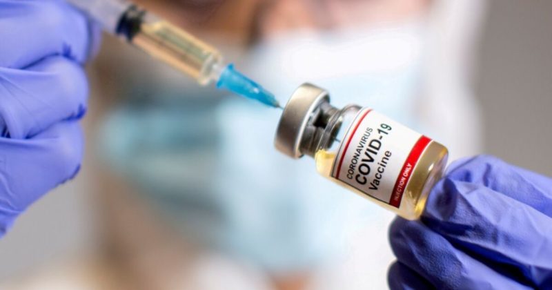 Общество: Посол Британии в Украине сделала прививку вакциной AstraZeneca: фото