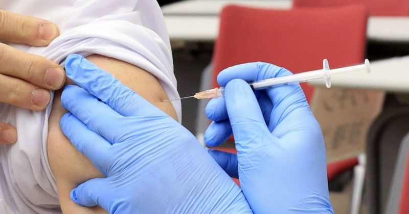 Европейское медагентство назвало AstraZeneca безопасной: премьеры Джонсон и Кастекс сделают прививки препаратом 19032021 Общество: Европейское медагентство назвало AstraZeneca безопасной: премьеры Джонсон и Кастекс сделают прививки препаратом