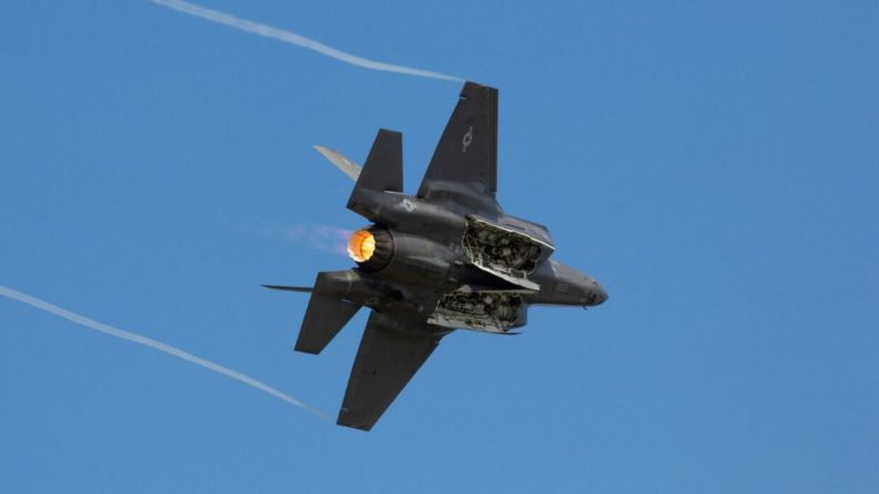Общество: NI: решение Лондона сократить закупку F-35 сыграет России на руку