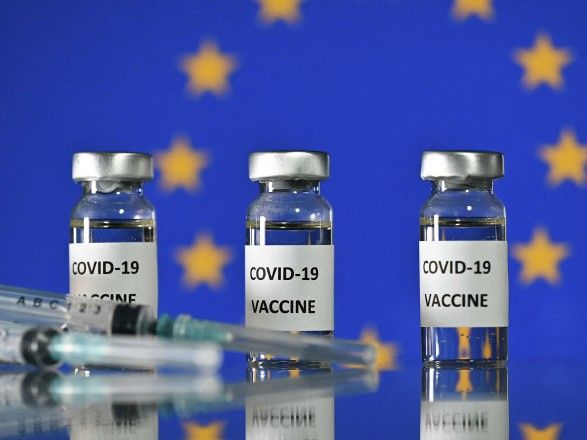 Общество: Bloomberg: ЕС готов блокировать экспорт вакцины AstraZeneca в Великобританию