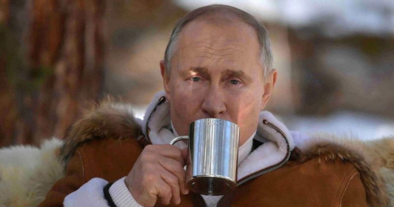 Общество: Мы обречены: британцы устыдились Байдена после отдыха Путина в тайге