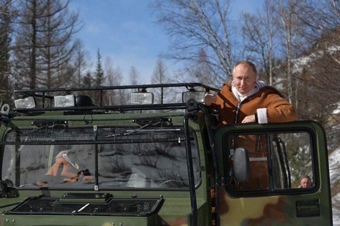 Общество: «Мы обречены»: британцы оценили выходные Путина в тайге