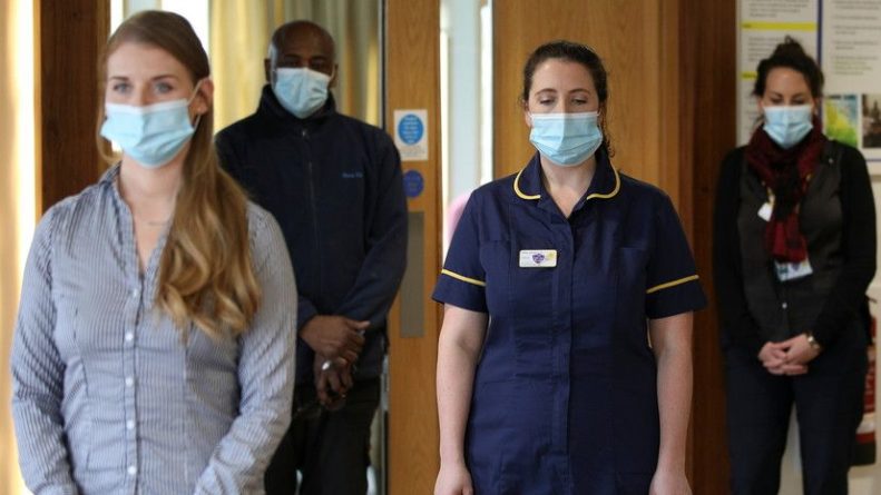 Общество: В Великобритании прошла минута молчания в память о жертвах коронавируса