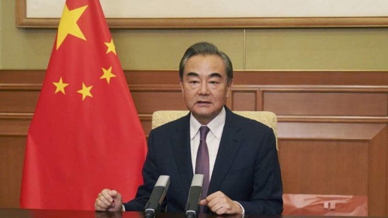 Общество: Китай применил против Британии ограничительные санкции за «ложь и дезинформацию» − Guardian
