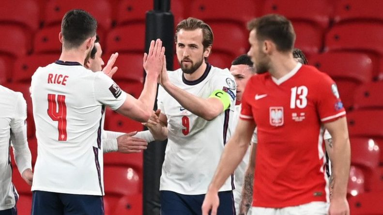 Общество: Сборная Англии по футболу вырвала победу над Польшей в отборе ЧМ-2022