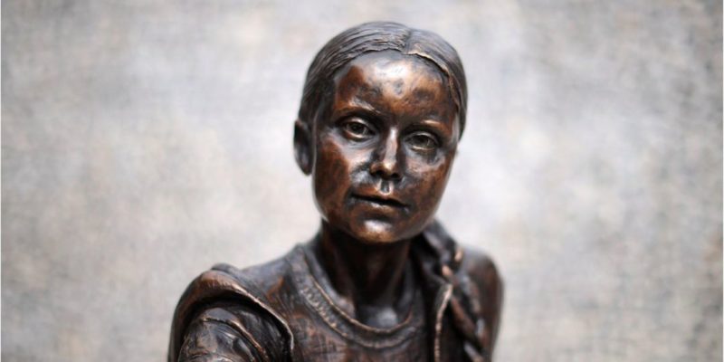 Общество: В Британии появился памятник Грете Тунберг — фото