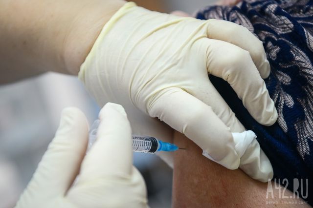 Общество: В Британии увеличилось число случаев тромбоза после вакцинации