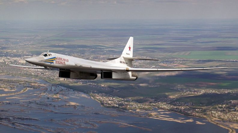 Общество: Британцы высмеяли заявления НАТО о десяти "перехватах" российских самолетов