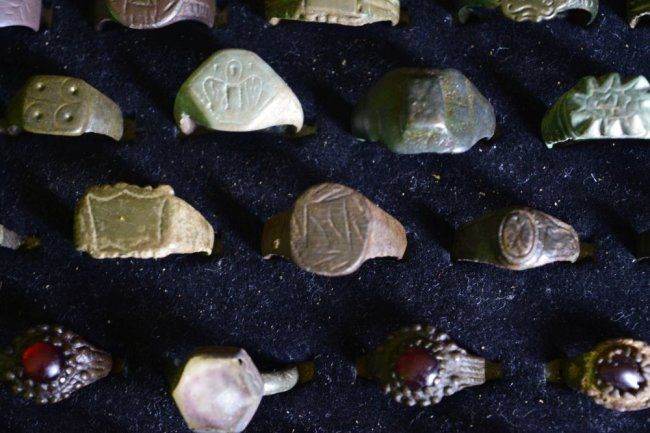 Общество: В Британии найдено редкое кольцо Memento Mori эпохи Тюдоров