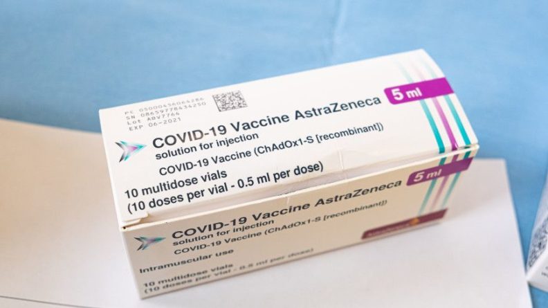 Общество: В Великобритании семь человек скончались из-за тромбоза после вакцины AstraZeneca