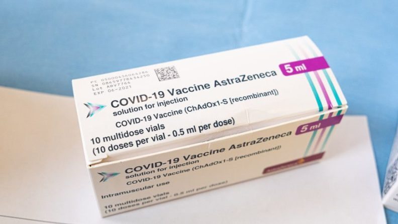 В Великобритании семь человек скончались из-за тромбоза после вакцины AstraZeneca 03042021 Общество: В Великобритании семь человек скончались из-за тромбоза после вакцины AstraZeneca