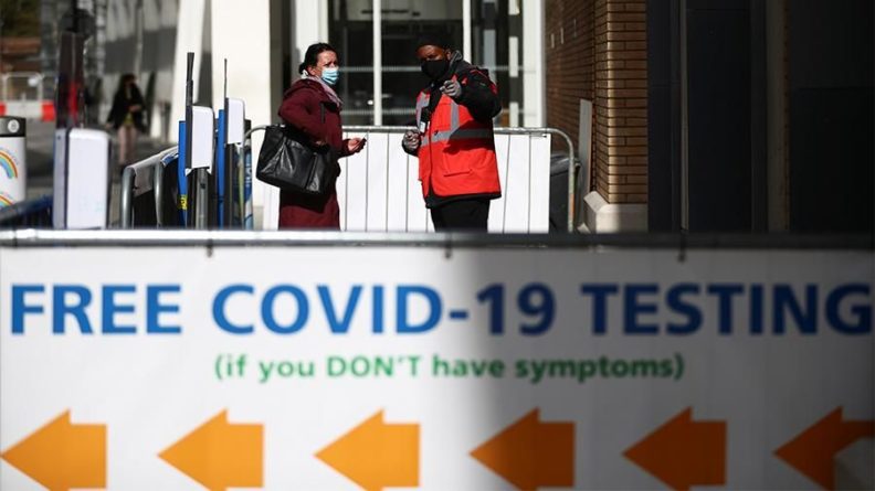 Общество: В Великобритании зафиксировали за сутки более 2 тыс. случаев COVID-19