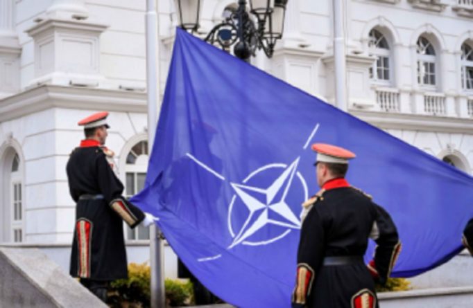 Общество: Военные ВС Британии: НАТО и США охватили пропагандой всю Украину
