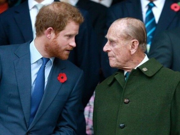 Общество: Принц Гарри срочно вернулся в Британию на похороны своего деда принца Филиппа