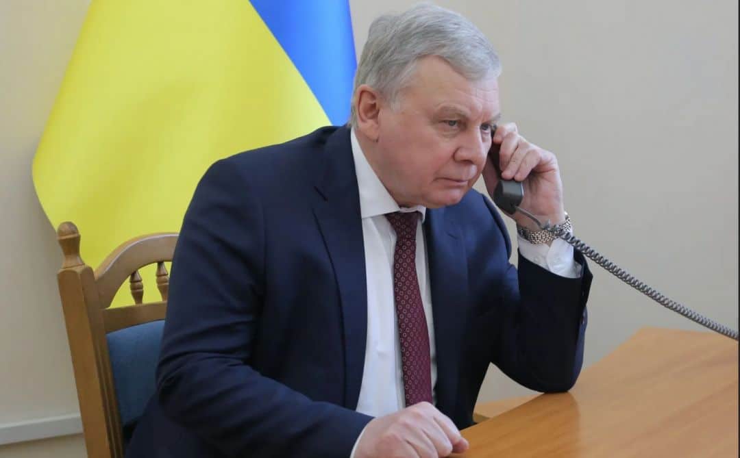 Министр обороны Украины обсудил с послом Великобритании ситуацию на Донбассе