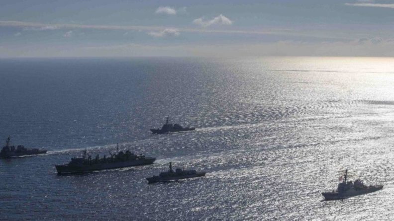 Общество: Великобритания в знак поддержки Украины направит корабли в Черное море