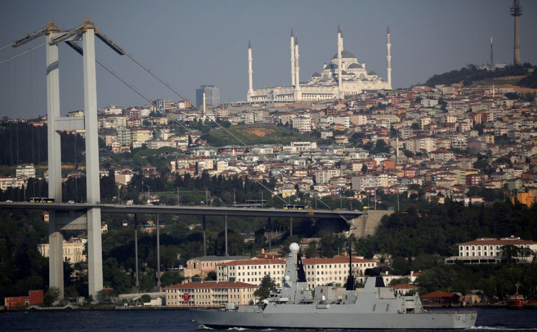 Times узнала об отправке кораблей ВМС Британии в Черное море