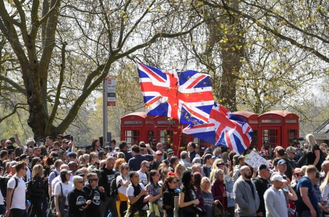Общество: Тысячи граждан вышли на митинг против карантина в Лондоне