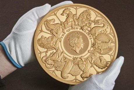 Общество: В Великобритании изготовили самую крупную в истории золотую монету