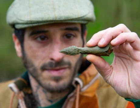 Общество: В Британии в Шервудском лесу нашли "стрелу Робина Гуда": фото