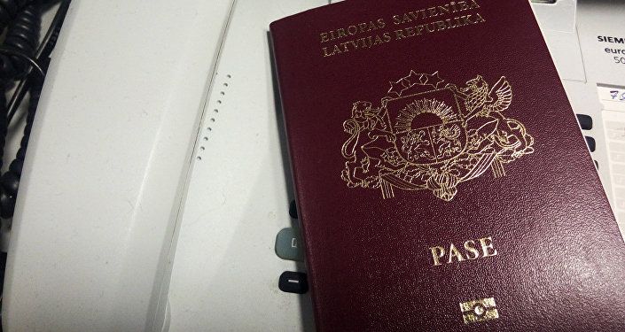 Общество: Нет знаний – нет паспорта: латышка в Лондоне забыла госязык, посольство не поможет