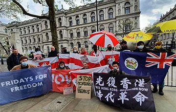 Общество: В Лондоне у резиденции премьер-министра Великобритании прошла акция солидарности с Беларусью