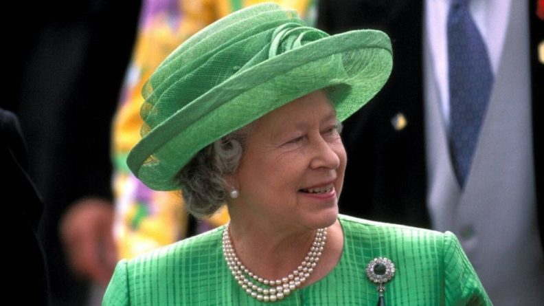 Общество: Правительство Британии анонсировало выступление королевы Елизаветы II
