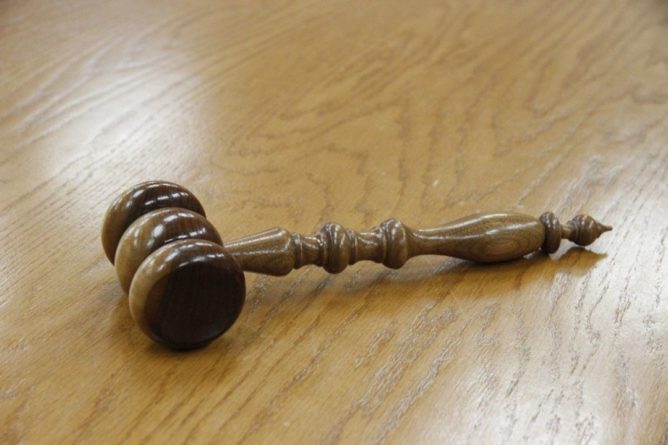 Общество: Полицейский, отравившийся «Новичком» в Солсбери, подал в суд на начальство