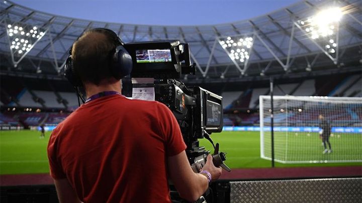 Общество: Телевещатели принесут футболу Англии 5 млрд фунтов за три года