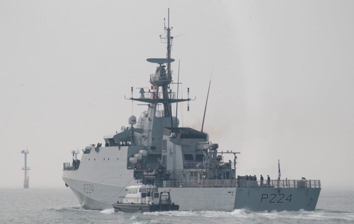 Общество: На Черноморском флоте следят за патрульным кораблем Trent ВМС Великобритании
