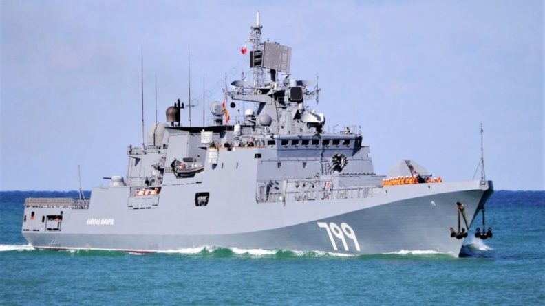 Общество: ВМФ РФ следит за вошедшим в Черное море кораблем ВМС Британии