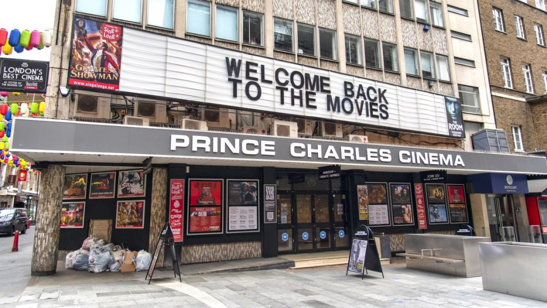 Власти Британии и Франции разрешили открыть кинотеатры