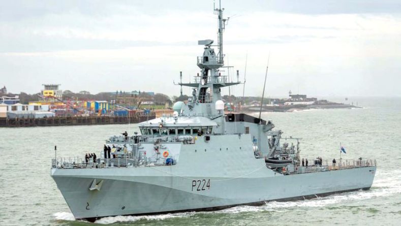 Общество: Читатели британской газеты высмеяли присутствие корабля ВМФ Британии в Черном море